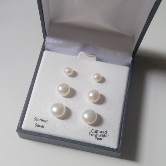 Triple pair of new cultured freshwater pearl earrings with sterling silver posts - Picture 1 of 3